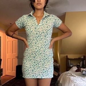 Motel size M blue floral print collared form fitting cotton dress